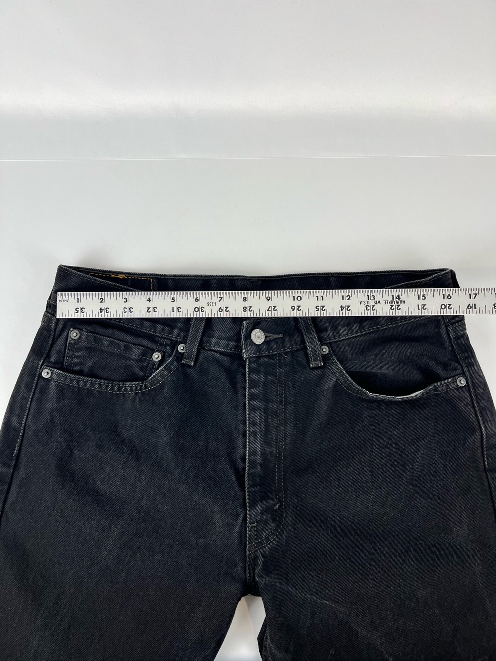 Levi’s 505 Men's regular-fit straight-leg jeans washed black denim 36”W - Picture 10 of 16